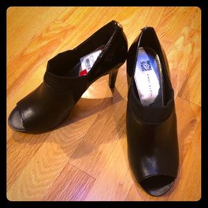 BRAND NEW Black Genuine Leather Peep Toe Heels